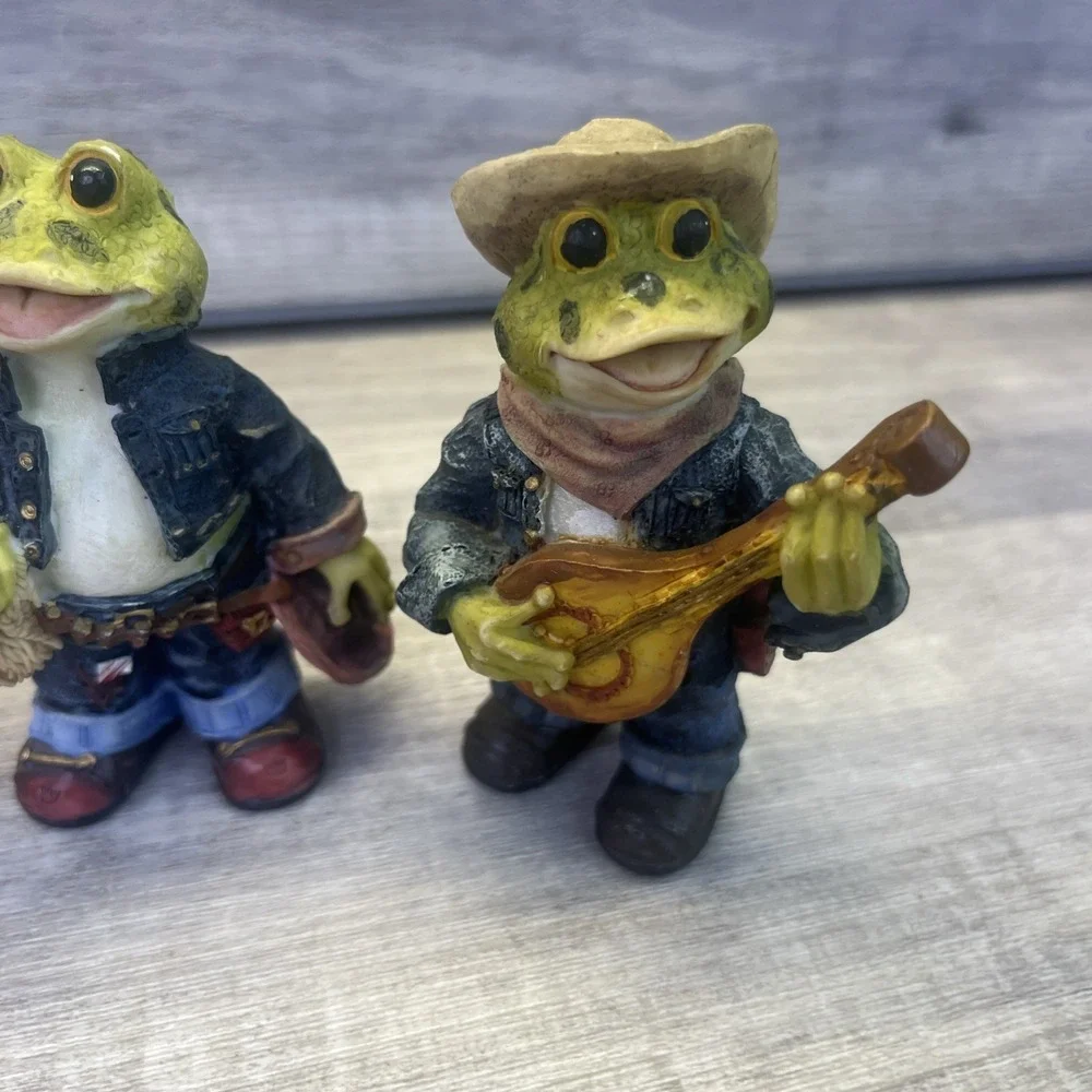 Cowboy Frog Figurines  Country Western Frogs in Hats & Denim Boots Set Of 3